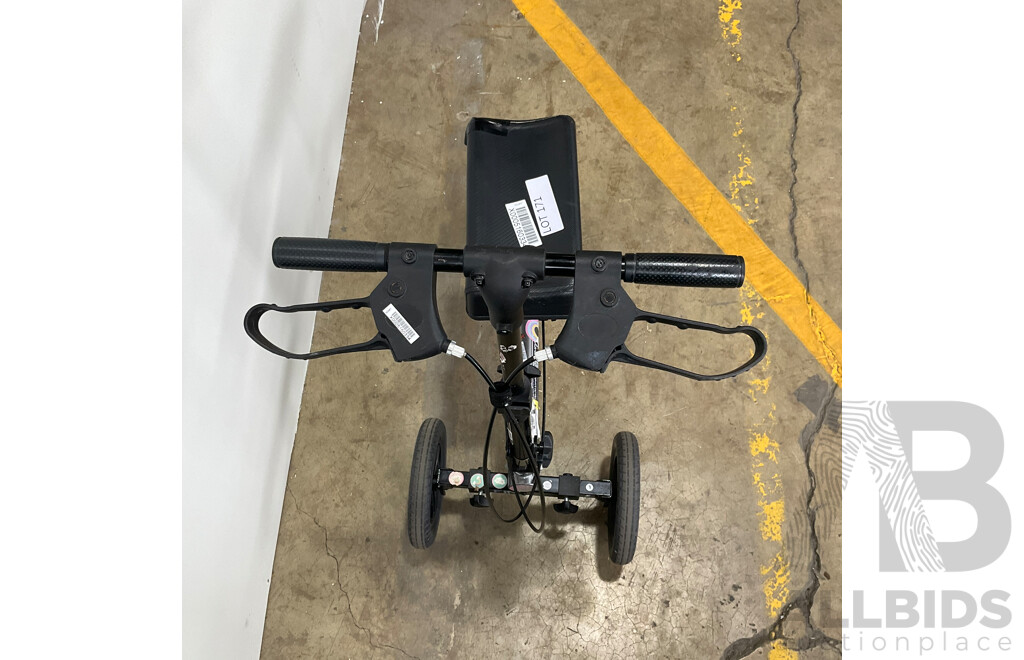 Steerable Knee Scooter