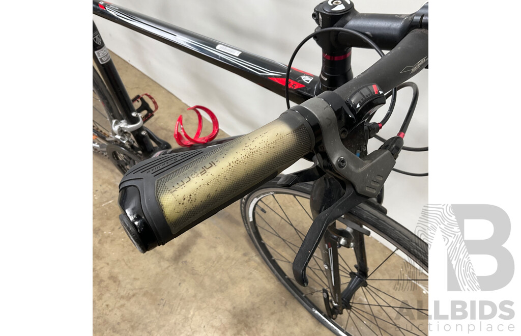 TREK FX Hybrid Fitness Bike