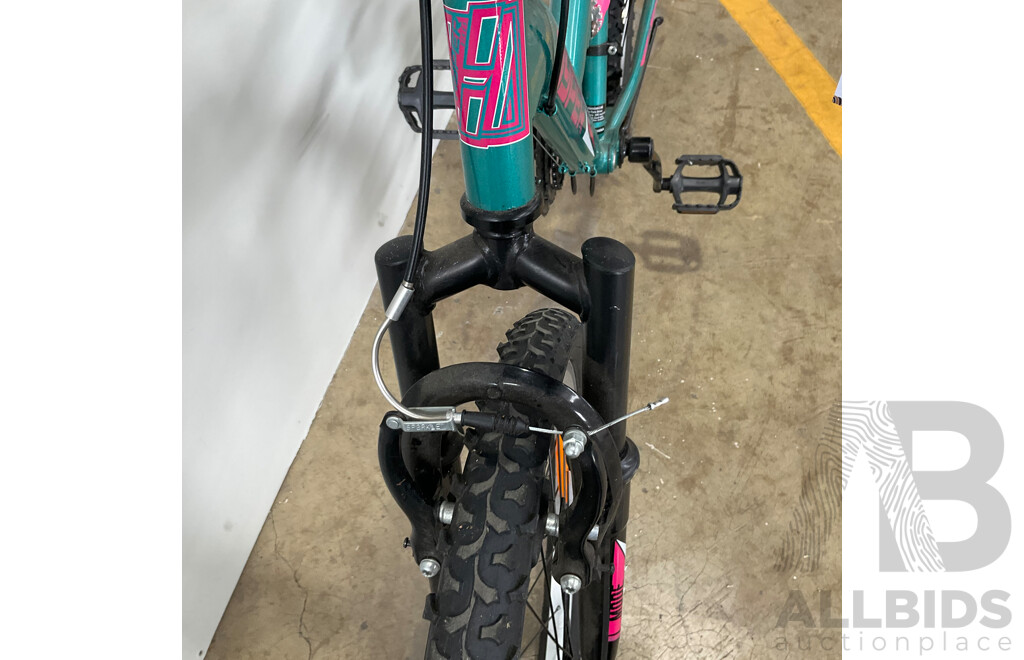HYPER Mountain Bike