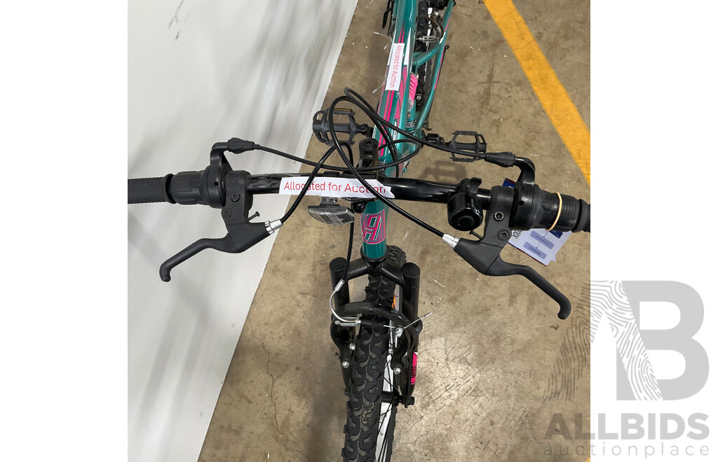 HYPER Mountain Bike