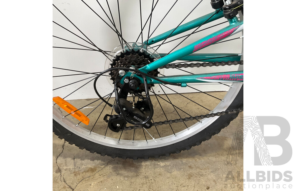 HYPER Mountain Bike