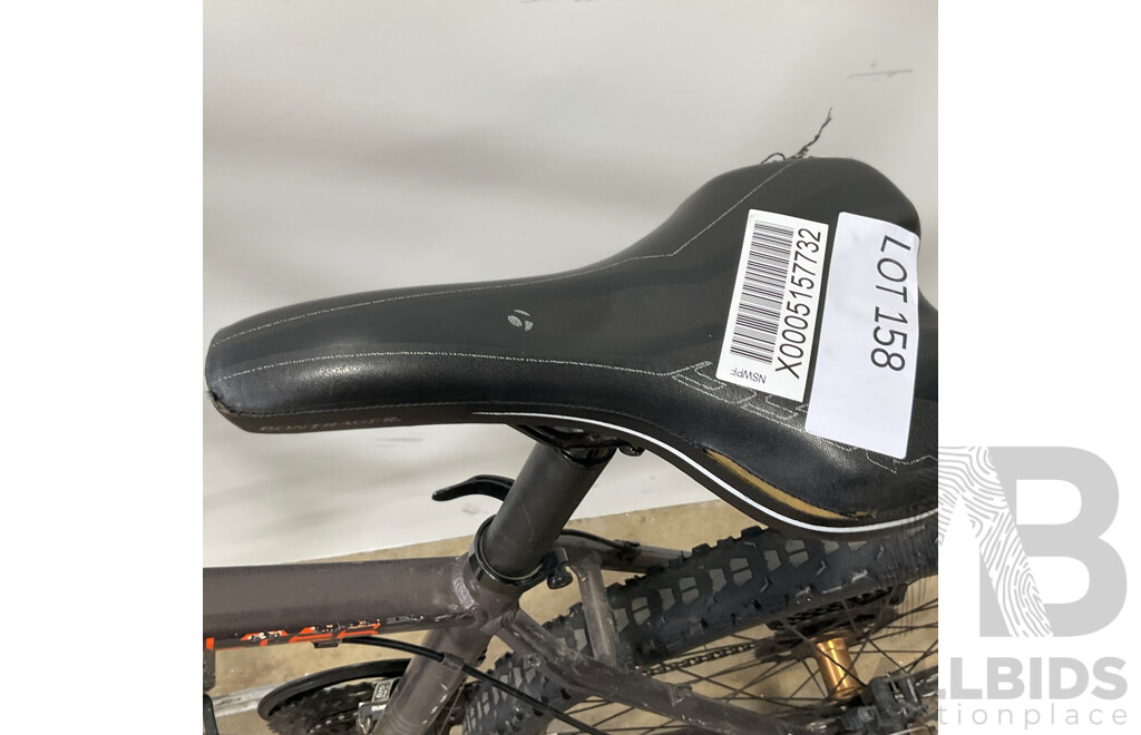GIANT Revel Mountain Bike