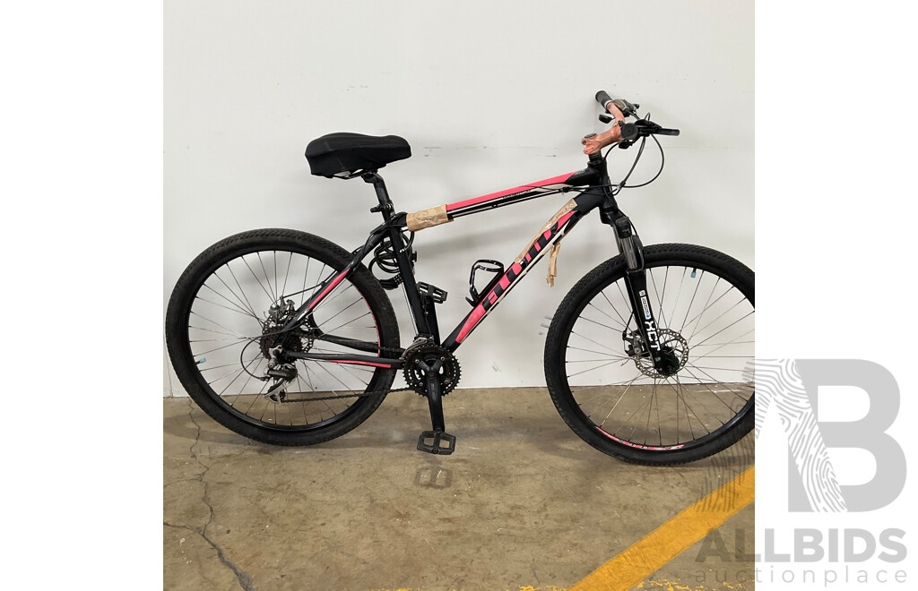 FLUID Momentum Mountain Bike