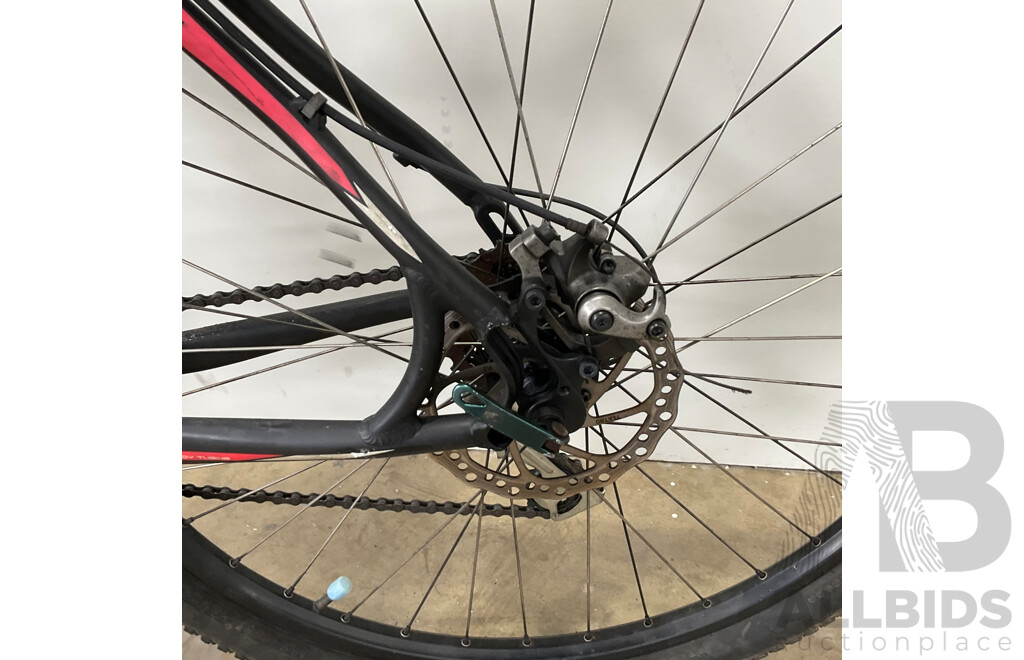 FLUID Momentum Mountain Bike