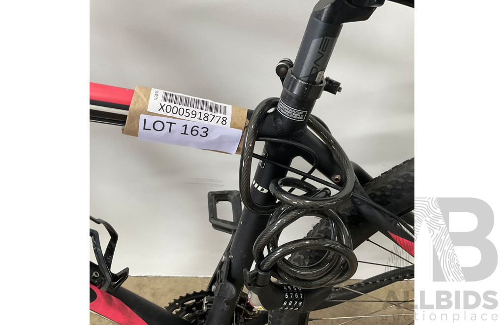 FLUID Momentum Mountain Bike