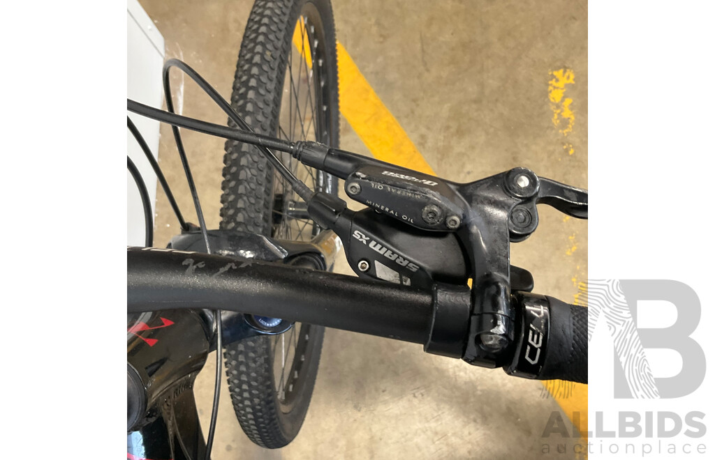 CELL Stromlo 2.0 Mountain Bike