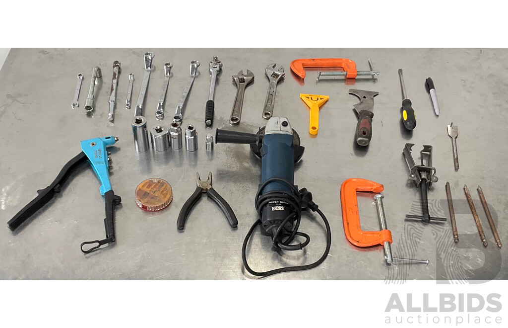 XU1 500W 100mm Angle Grinder with Assorted Hand Tools & Others