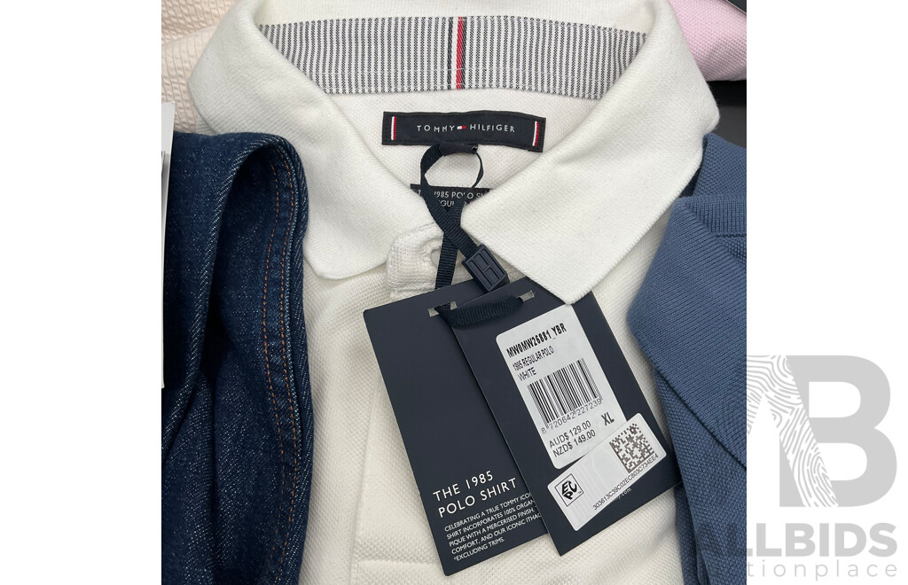TOMMY HILFIGER - ASSORTED CLOTHING (Polos, Jeans) -LOT of 5