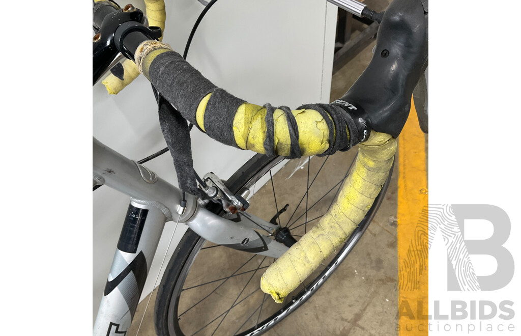 GIANT OCR 3 Road Bike