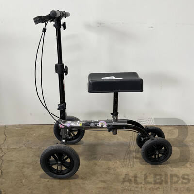 Steerable Knee Scooter