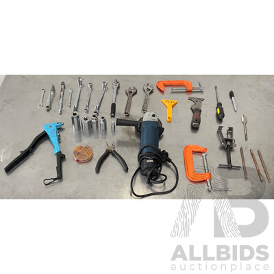 XU1 500W 100mm Angle Grinder with Assorted Hand Tools & Others