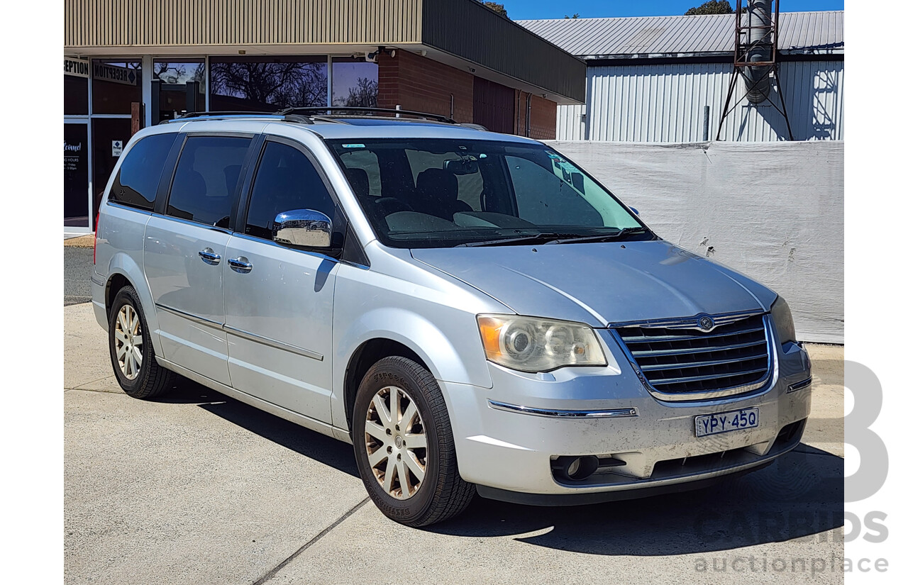 02/2011 Chrysler Grand Voyager Limited RT 4d Wagon Silver 3.8L