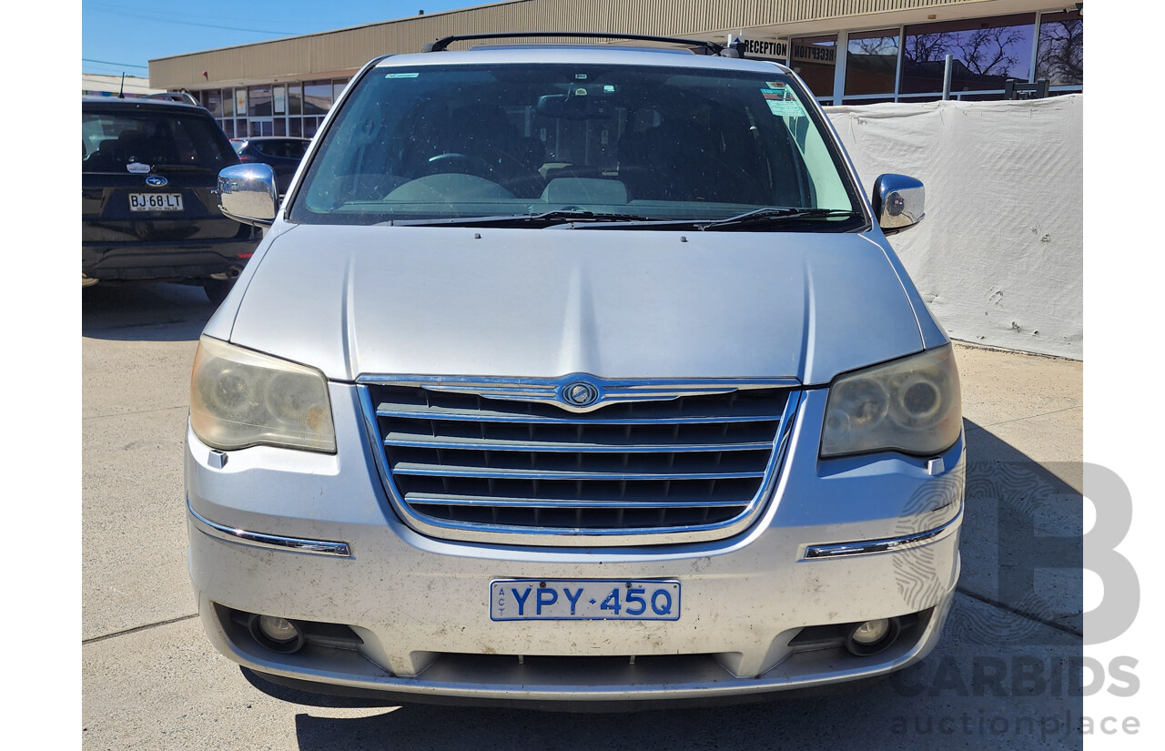 02/2011 Chrysler Grand Voyager Limited RT 4d Wagon Silver 3.8L