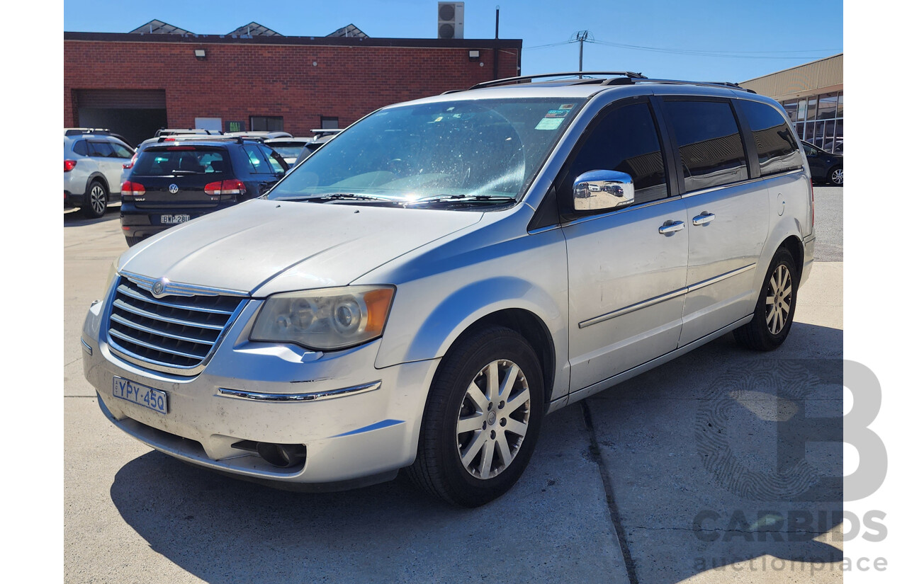 02/2011 Chrysler Grand Voyager Limited RT 4d Wagon Silver 3.8L
