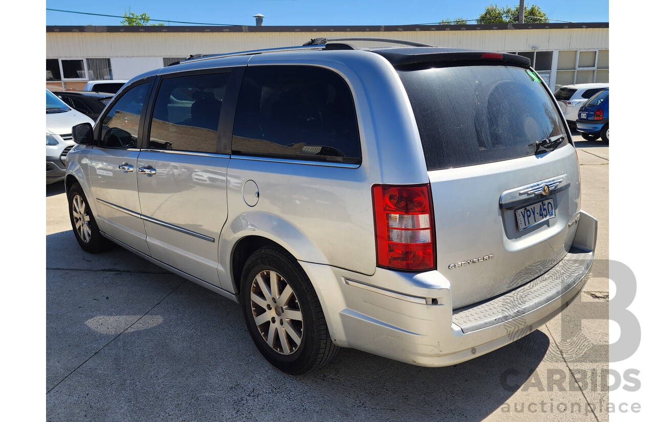 02/2011 Chrysler Grand Voyager Limited RT 4d Wagon Silver 3.8L