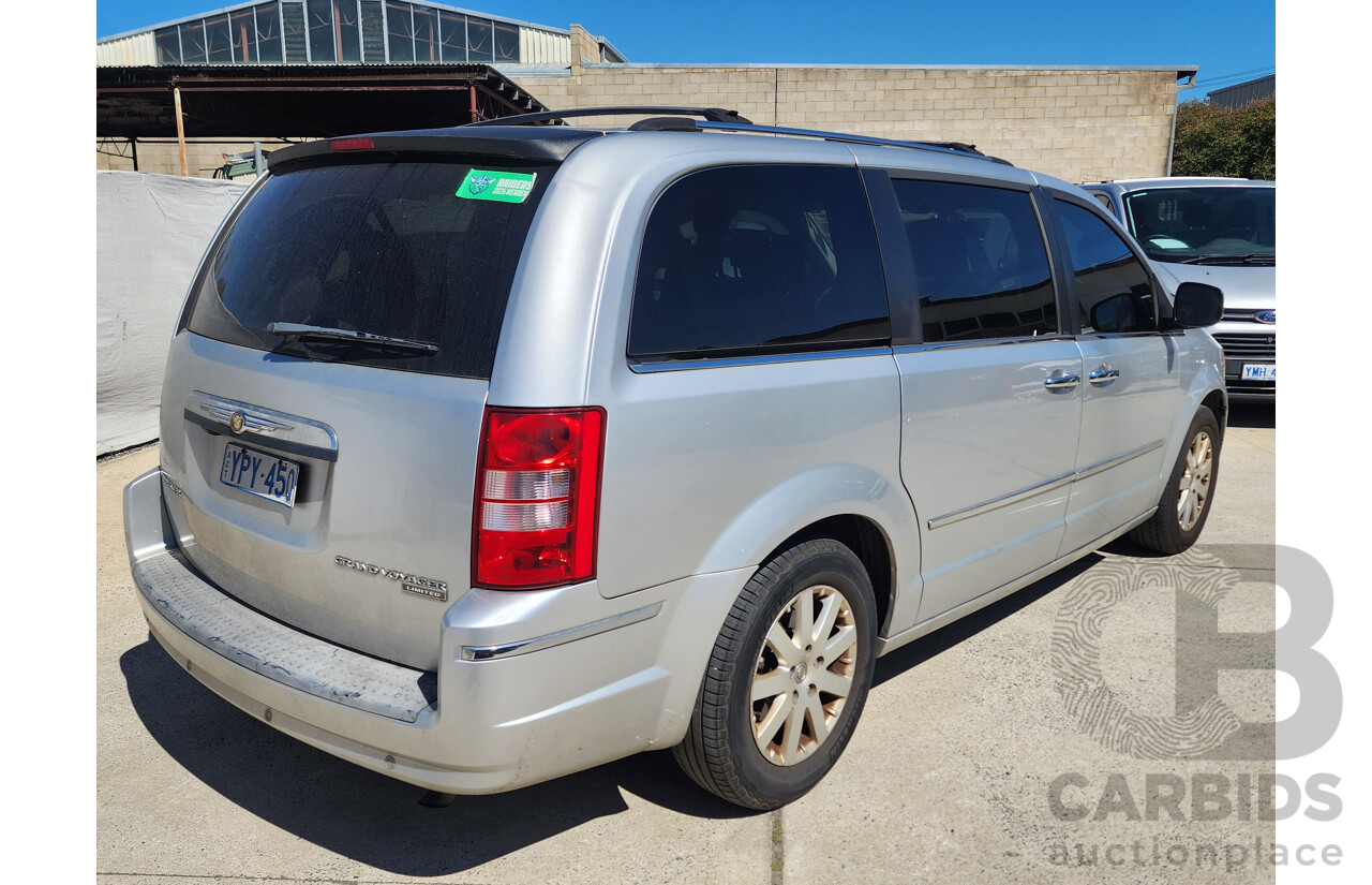 02/2011 Chrysler Grand Voyager Limited RT 4d Wagon Silver 3.8L