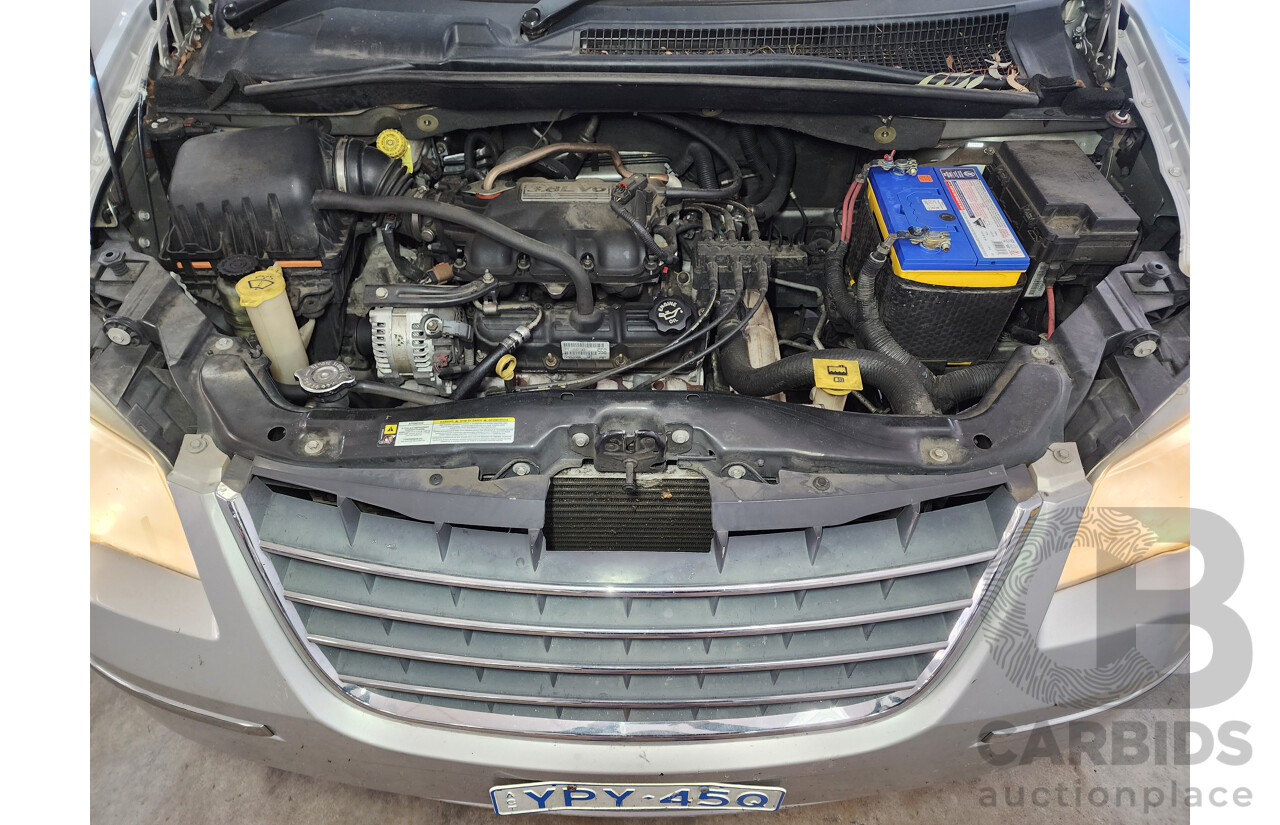 02/2011 Chrysler Grand Voyager Limited RT 4d Wagon Silver 3.8L