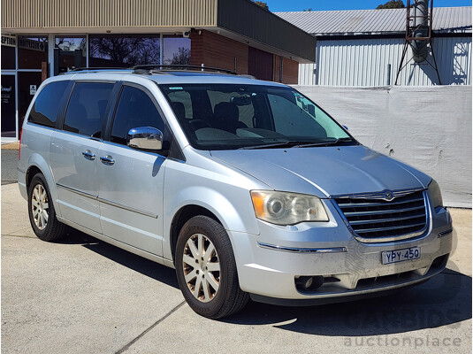 02/2011 Chrysler Grand Voyager Limited RT 4d Wagon Silver 3.8L