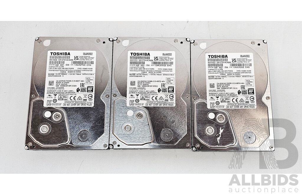 Toshiba (DT01ACA200) 2TB SATA 3.5-Inch Hard Drive - Lot of Three