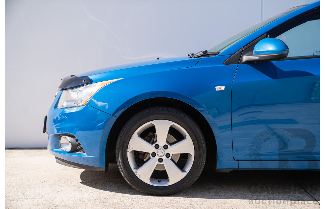 11/2013 Holden Cruze CD Equipe JH Series 2 MY13 4d Sedan Perfect Blue 1.8L