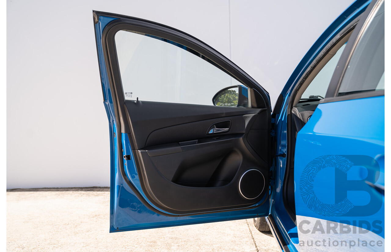 11/2013 Holden Cruze CD Equipe JH Series 2 MY13 4d Sedan Perfect Blue 1.8L