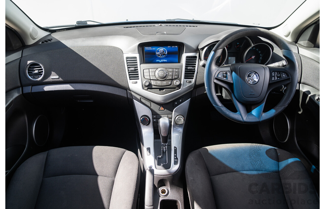 11/2013 Holden Cruze CD Equipe JH Series 2 MY13 4d Sedan Perfect Blue 1.8L