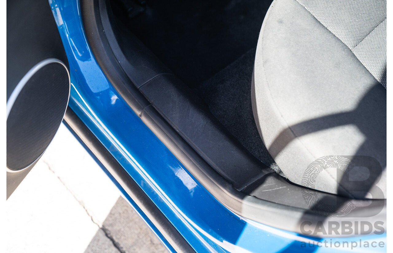 11/2013 Holden Cruze CD Equipe JH Series 2 MY13 4d Sedan Perfect Blue 1.8L
