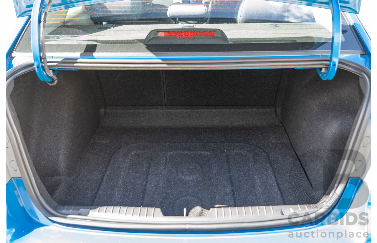 11/2013 Holden Cruze CD Equipe JH Series 2 MY13 4d Sedan Perfect Blue 1.8L