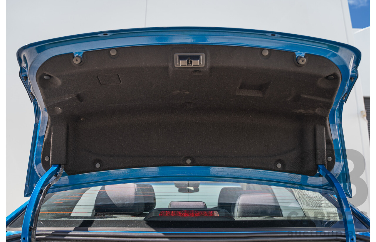 11/2013 Holden Cruze CD Equipe JH Series 2 MY13 4d Sedan Perfect Blue 1.8L