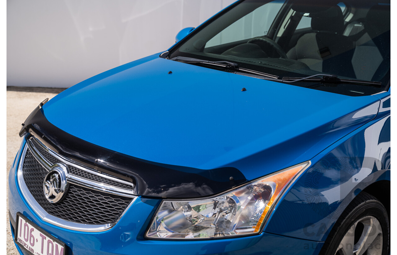11/2013 Holden Cruze CD Equipe JH Series 2 MY13 4d Sedan Perfect Blue 1.8L