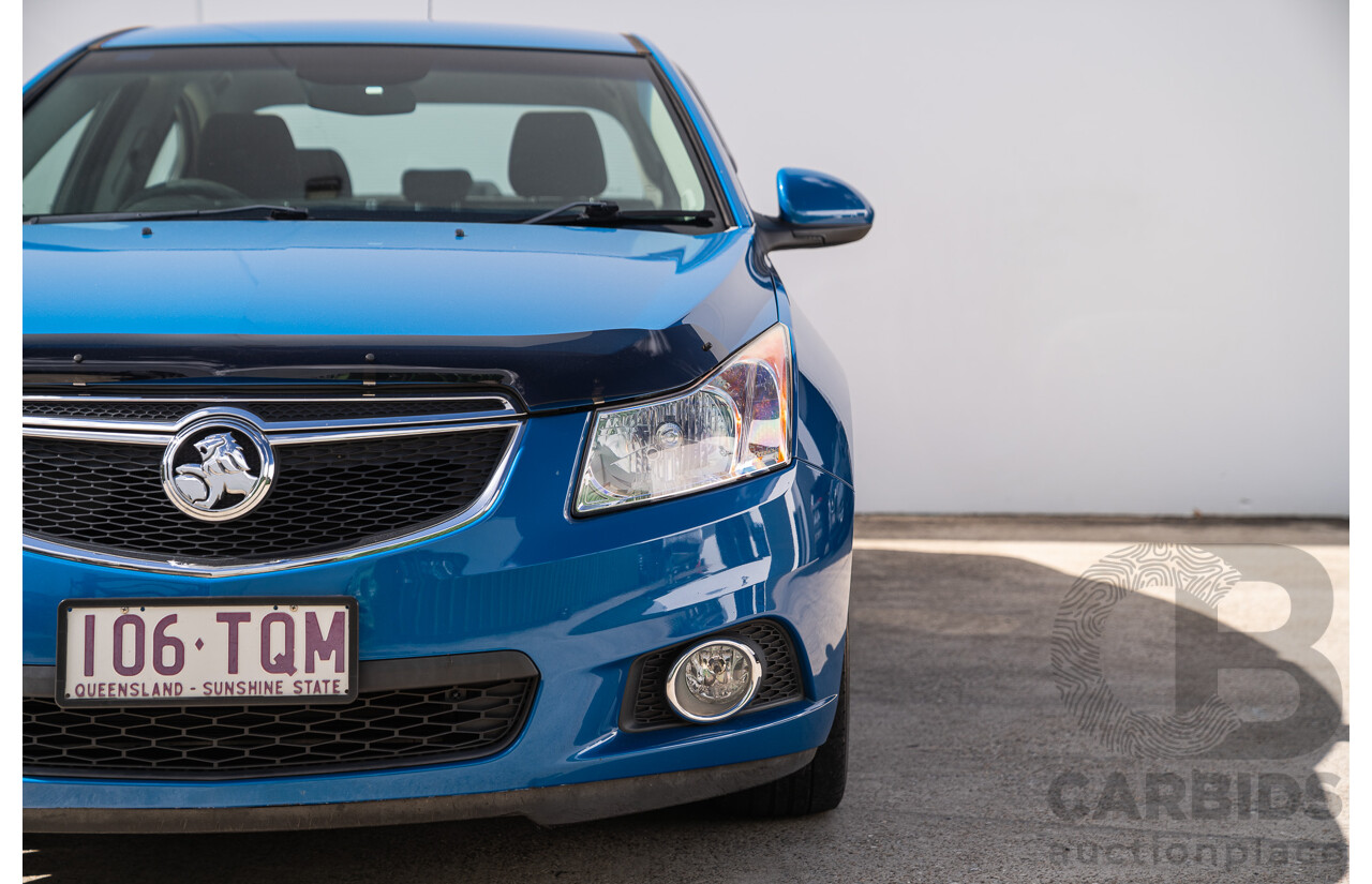11/2013 Holden Cruze CD Equipe JH Series 2 MY13 4d Sedan Perfect Blue 1.8L