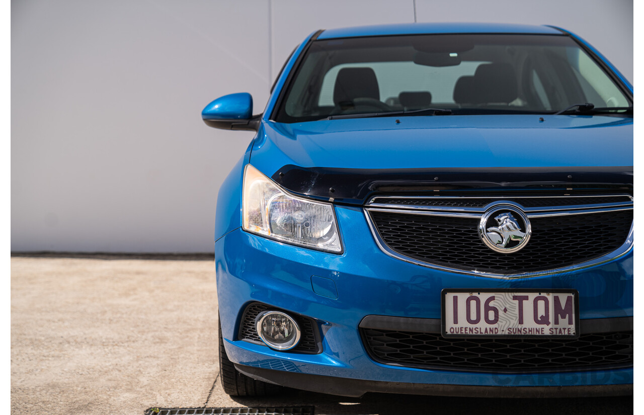 11/2013 Holden Cruze CD Equipe JH Series 2 MY13 4d Sedan Perfect Blue 1.8L