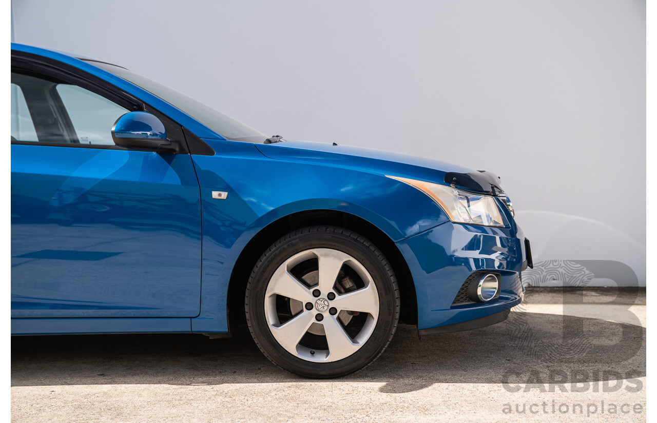 11/2013 Holden Cruze CD Equipe JH Series 2 MY13 4d Sedan Perfect Blue 1.8L