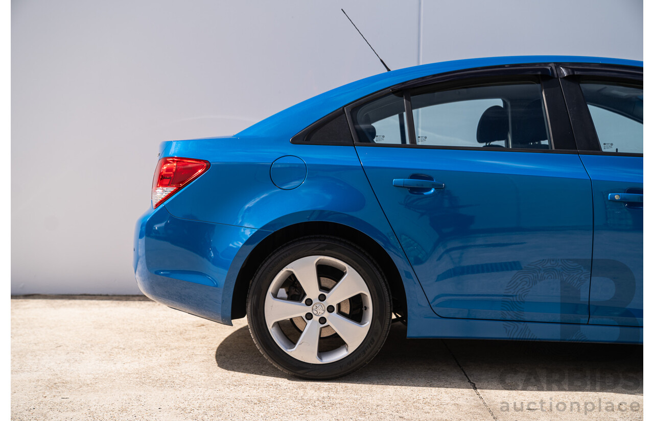 11/2013 Holden Cruze CD Equipe JH Series 2 MY13 4d Sedan Perfect Blue 1.8L