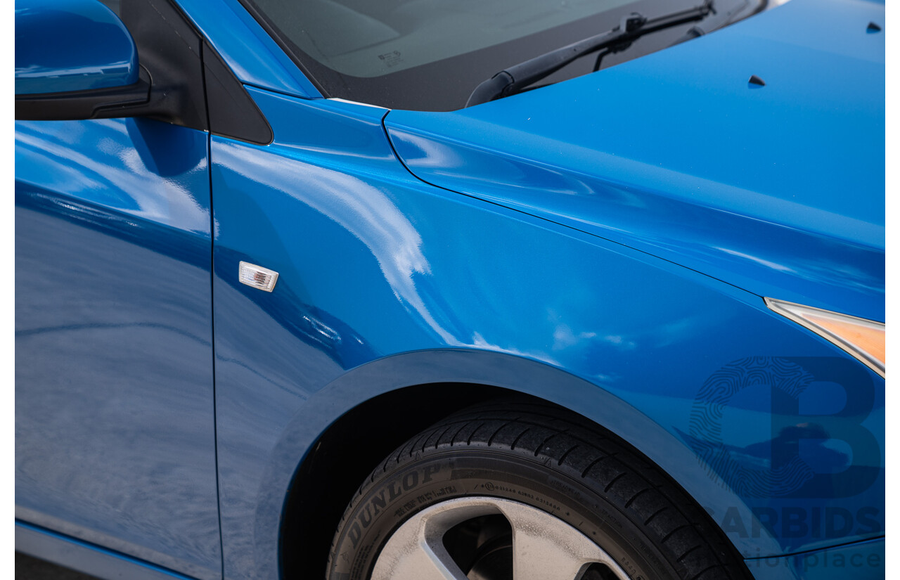 11/2013 Holden Cruze CD Equipe JH Series 2 MY13 4d Sedan Perfect Blue 1.8L