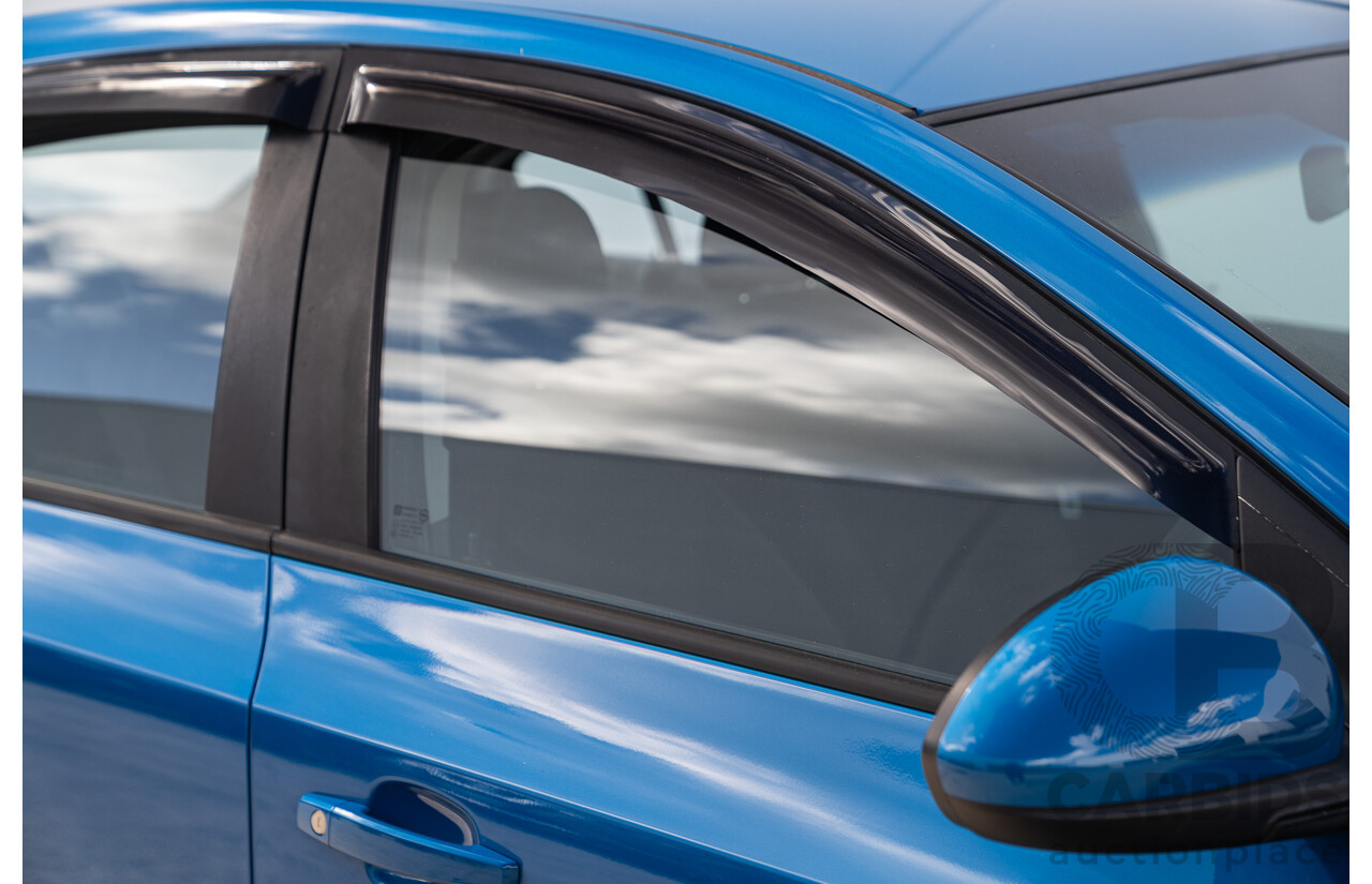 11/2013 Holden Cruze CD Equipe JH Series 2 MY13 4d Sedan Perfect Blue 1.8L