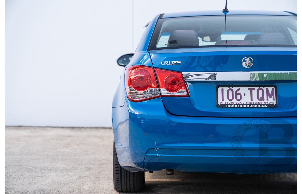11/2013 Holden Cruze CD Equipe JH Series 2 MY13 4d Sedan Perfect Blue 1.8L
