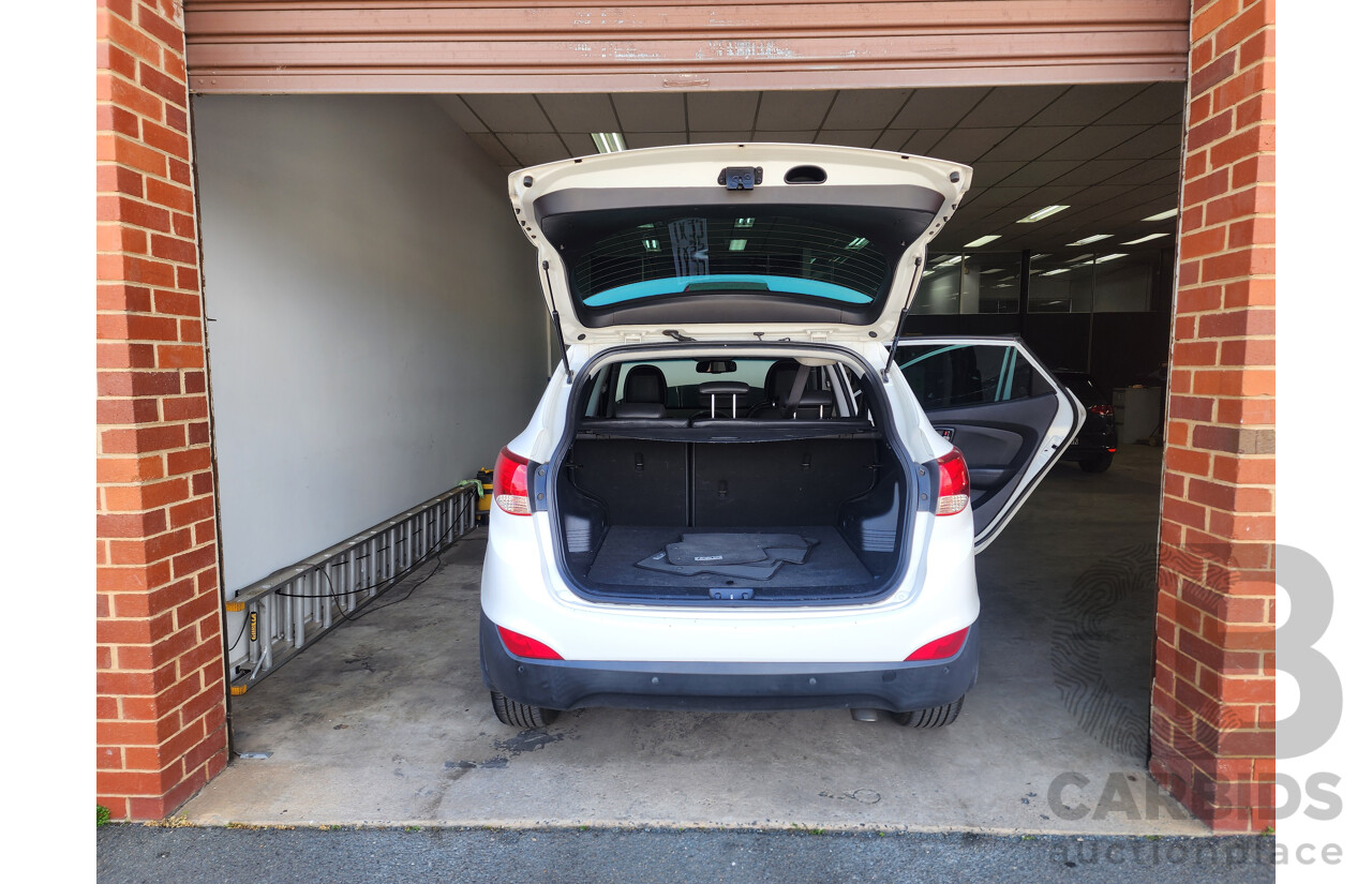 06/2014 Hyundai Ix35 Trophy (fwd) LM SERIES II 4d Wagon White 2.0L