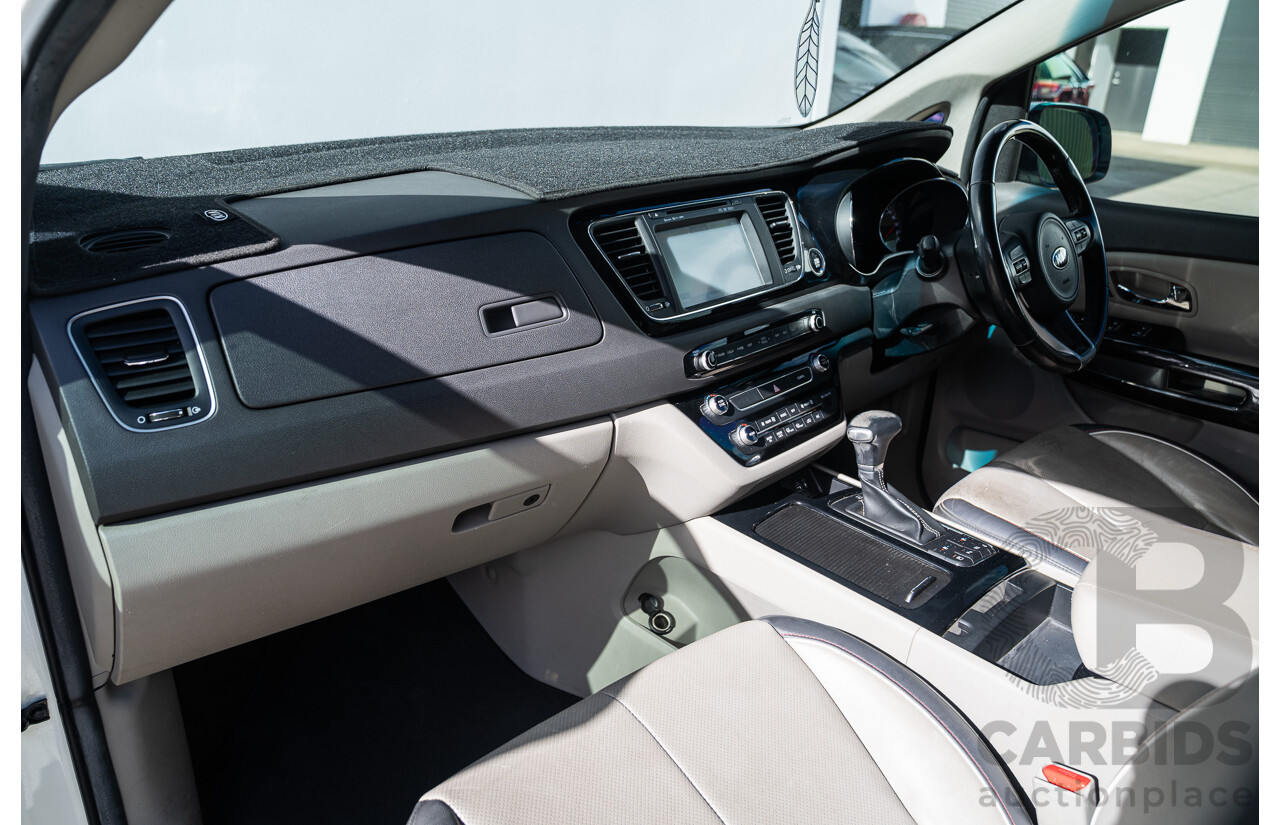 02/2018 Kia Carnival Platinum YP MY18 4d Wagon Snow Pearl White Turbo Diesel 2.2L - 8 Seater