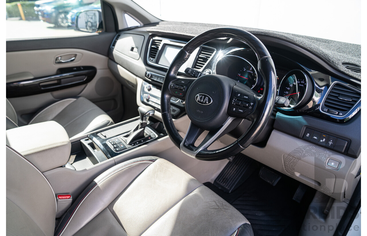 02/2018 Kia Carnival Platinum YP MY18 4d Wagon Snow Pearl White Turbo Diesel 2.2L - 8 Seater