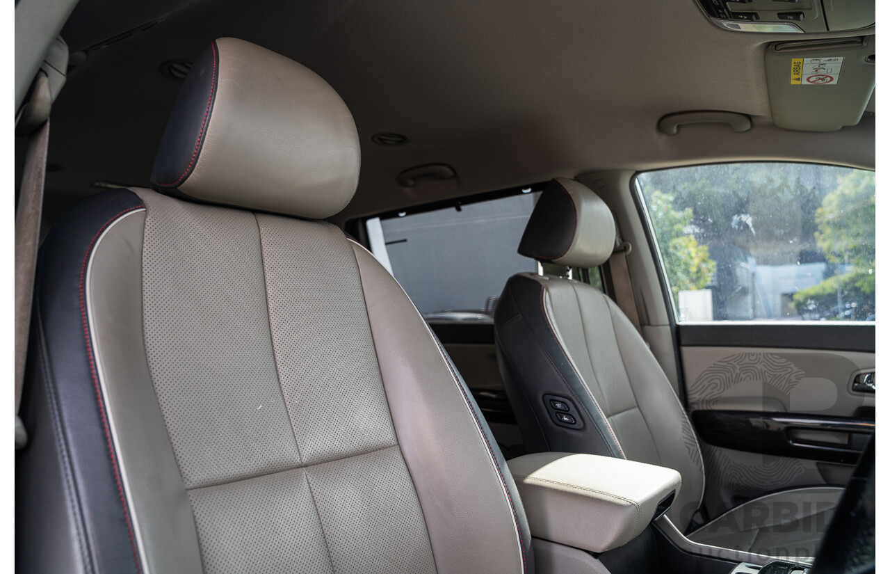 02/2018 Kia Carnival Platinum YP MY18 4d Wagon Snow Pearl White Turbo Diesel 2.2L - 8 Seater
