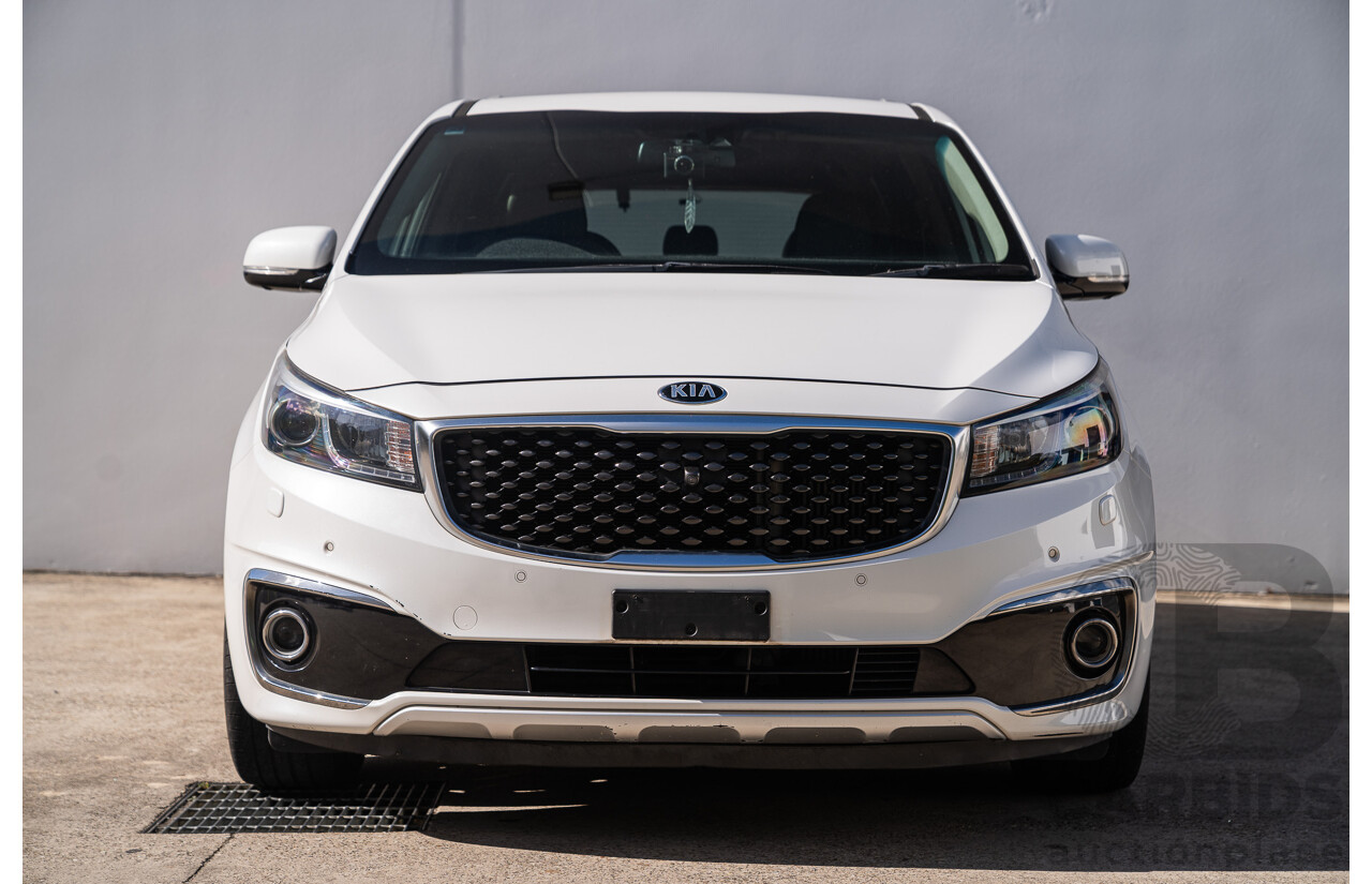 02/2018 Kia Carnival Platinum YP MY18 4d Wagon Snow Pearl White Turbo Diesel 2.2L - 8 Seater