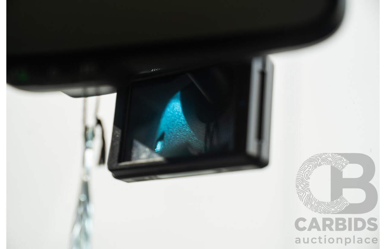 02/2018 Kia Carnival Platinum YP MY18 4d Wagon Snow Pearl White Turbo Diesel 2.2L - 8 Seater