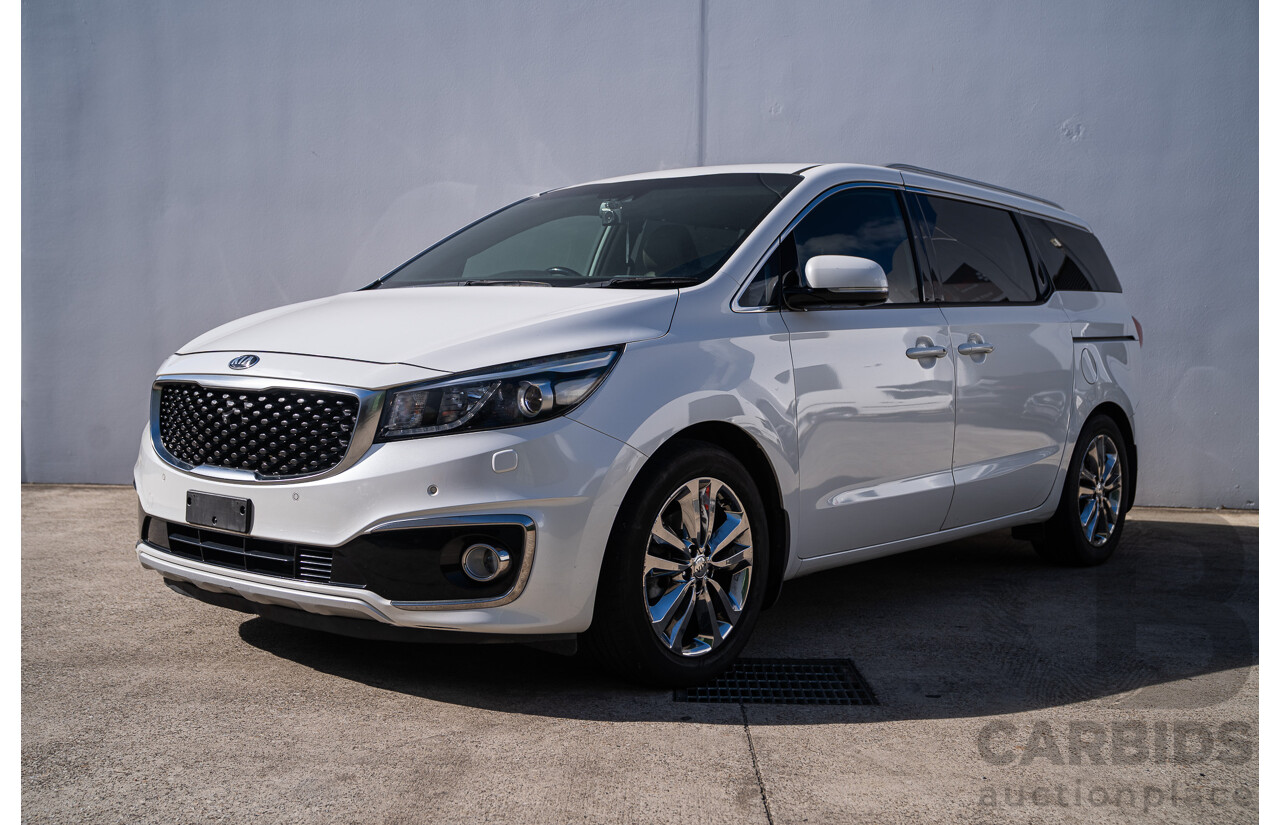 02/2018 Kia Carnival Platinum YP MY18 4d Wagon Snow Pearl White Turbo Diesel 2.2L - 8 Seater