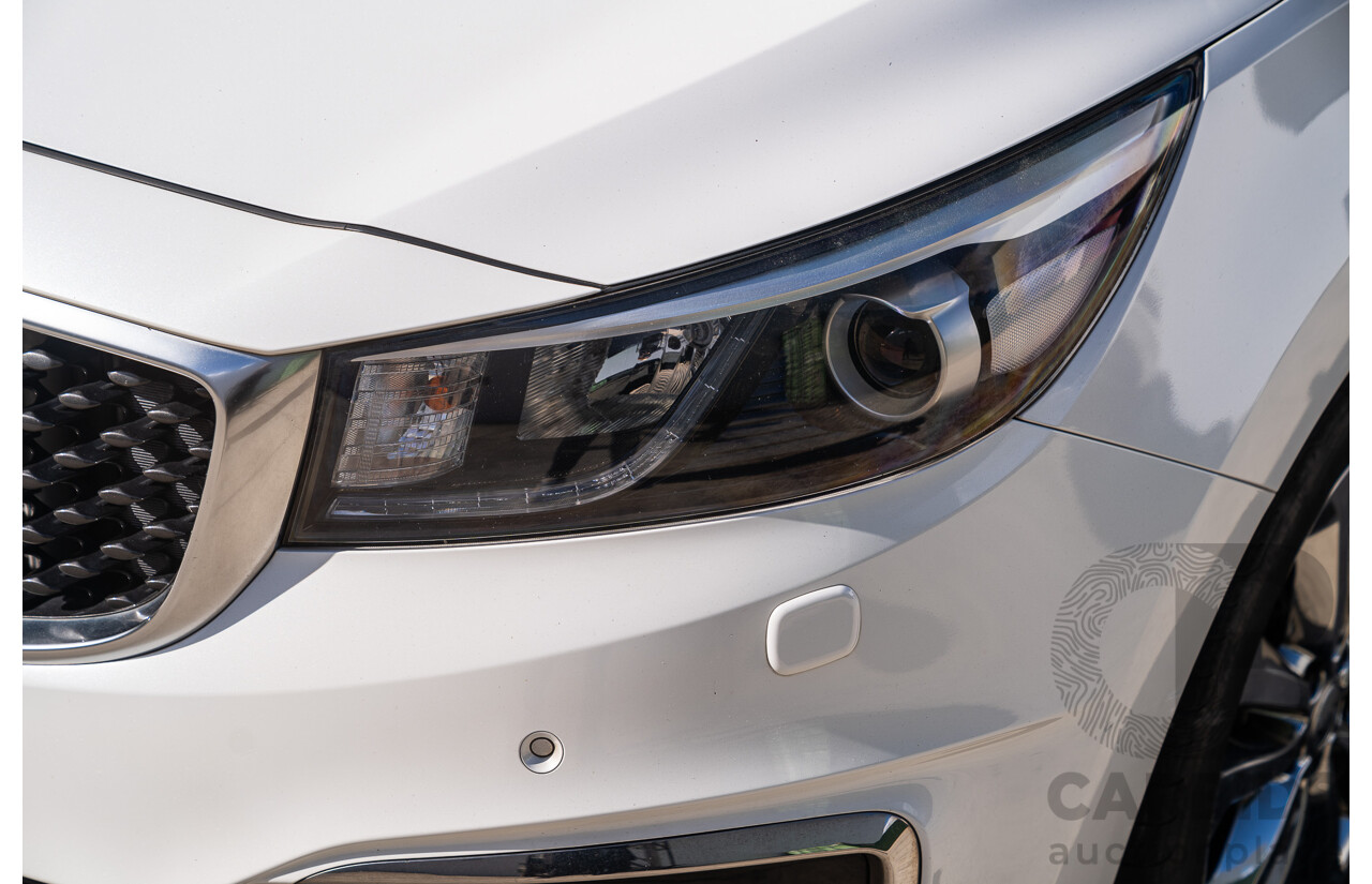 02/2018 Kia Carnival Platinum YP MY18 4d Wagon Snow Pearl White Turbo Diesel 2.2L - 8 Seater