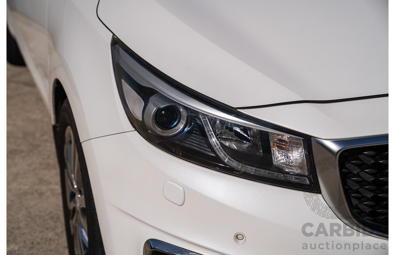 02/2018 Kia Carnival Platinum YP MY18 4d Wagon Snow Pearl White Turbo Diesel 2.2L - 8 Seater