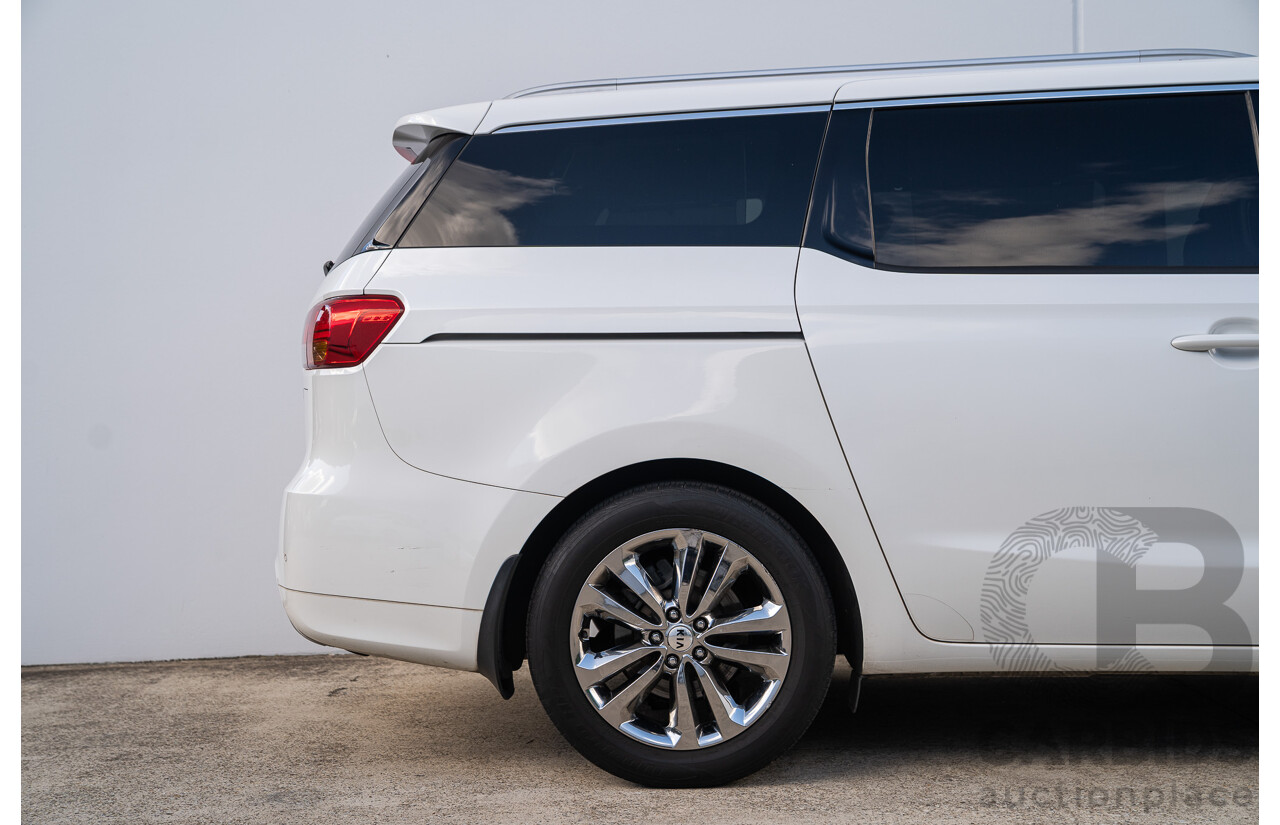 02/2018 Kia Carnival Platinum YP MY18 4d Wagon Snow Pearl White Turbo Diesel 2.2L - 8 Seater