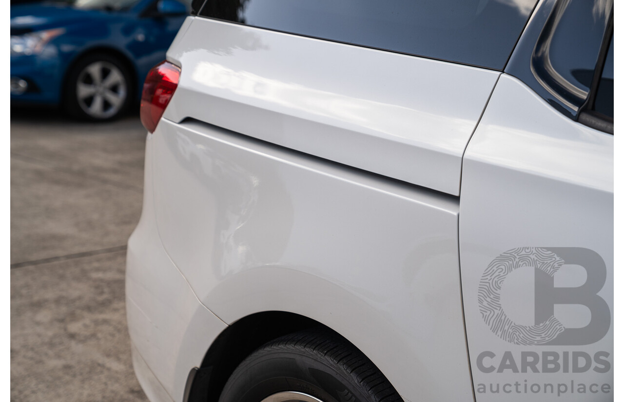 02/2018 Kia Carnival Platinum YP MY18 4d Wagon Snow Pearl White Turbo Diesel 2.2L - 8 Seater