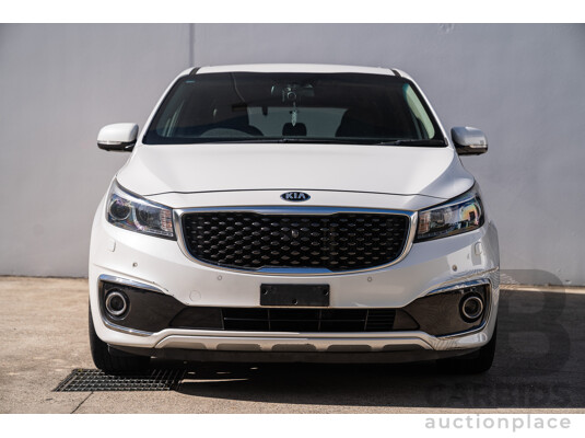 02/2018 Kia Carnival Platinum YP MY18 4d Wagon Snow Pearl White Turbo Diesel 2.2L - 8 Seater