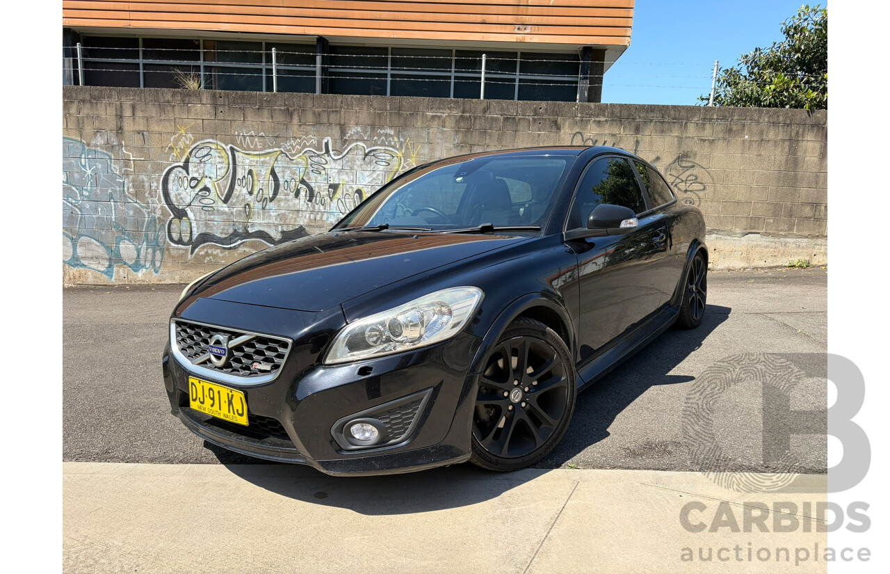10/2012 Volvo C30 T5 R-DESIGN (FWD) MY12 3d Hatchback Black 2.5L